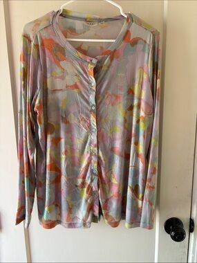 Lightweight Pastel Abstract Button-Front Women's Top